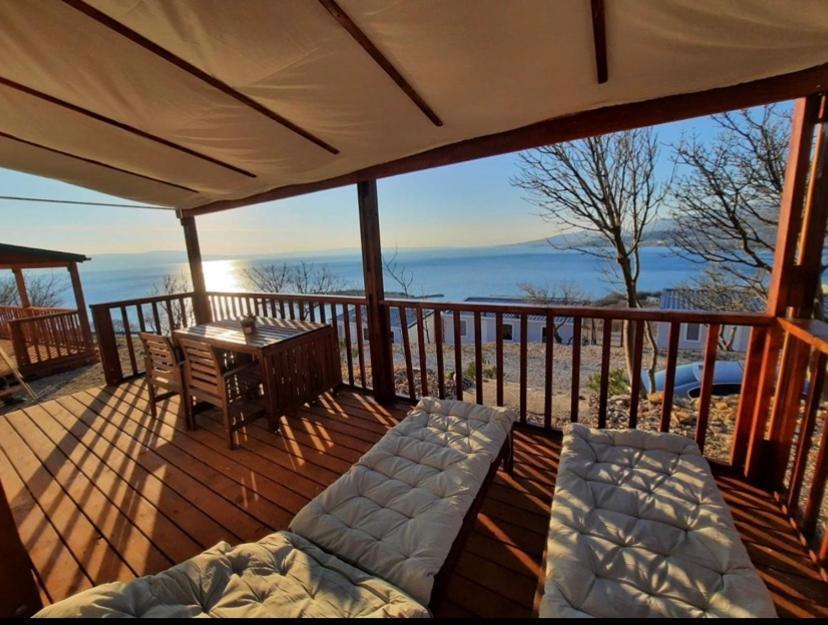Mobile Home Fantasea โนวีวีโนดอลสกี ภายนอก รูปภาพ