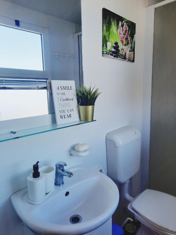 Mobile Home Fantasea โนวีวีโนดอลสกี ภายนอก รูปภาพ
