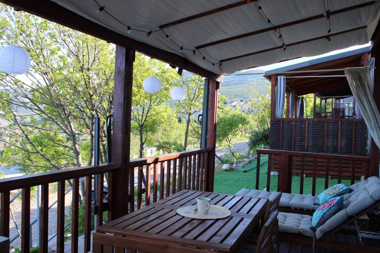 Mobile Home Fantasea โนวีวีโนดอลสกี ภายนอก รูปภาพ